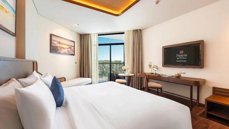 Beachfront resort Bai Truong