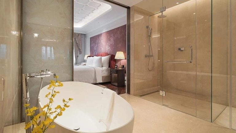 Best hotel near Xuan Huong Lake