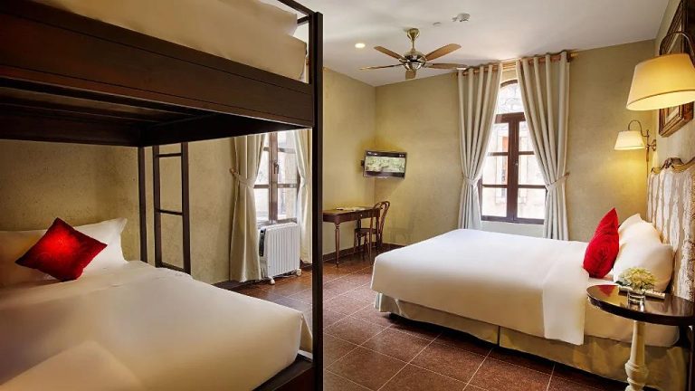 Hotel near Golden Bridge Da Nang