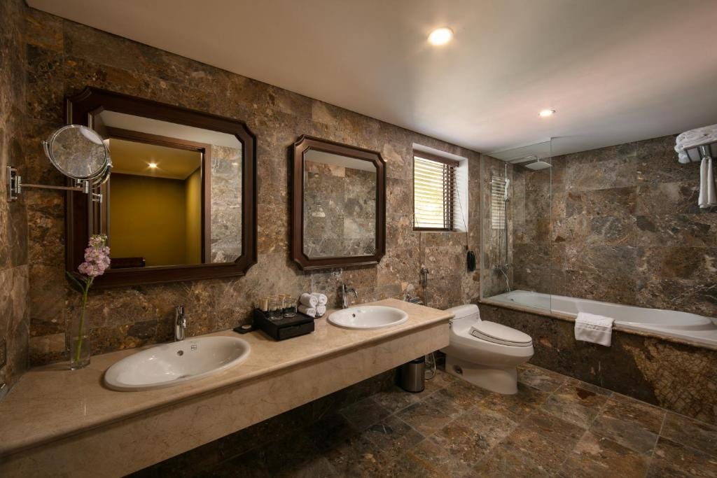 Sapa hotel with infinity pool