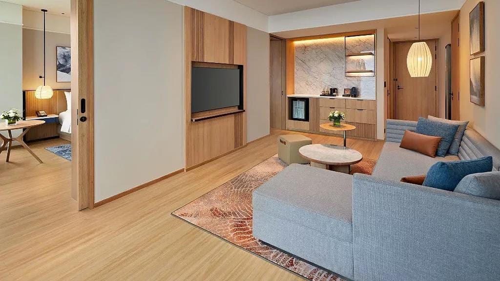 Hyatt Place Halong King suite 1