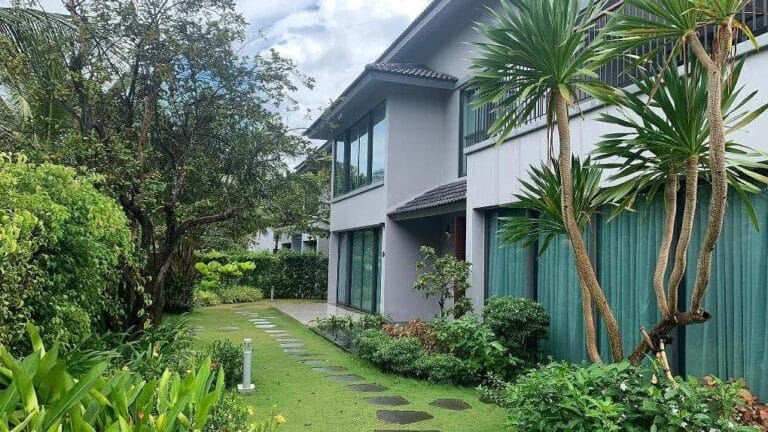 Beachfront resort Bai Truong