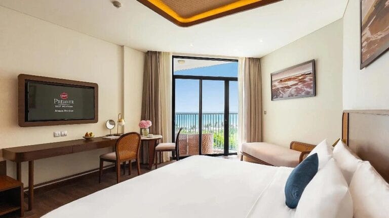 Beachfront resort Bai Truong