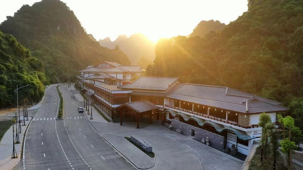 Yoko Onsen Quang Hanh