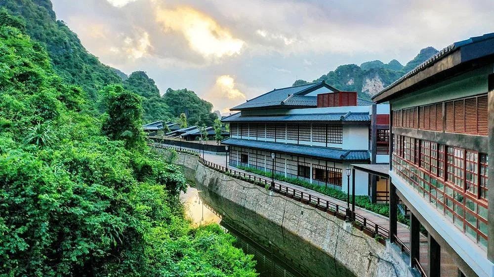Yoko Onsen Quang Hanh