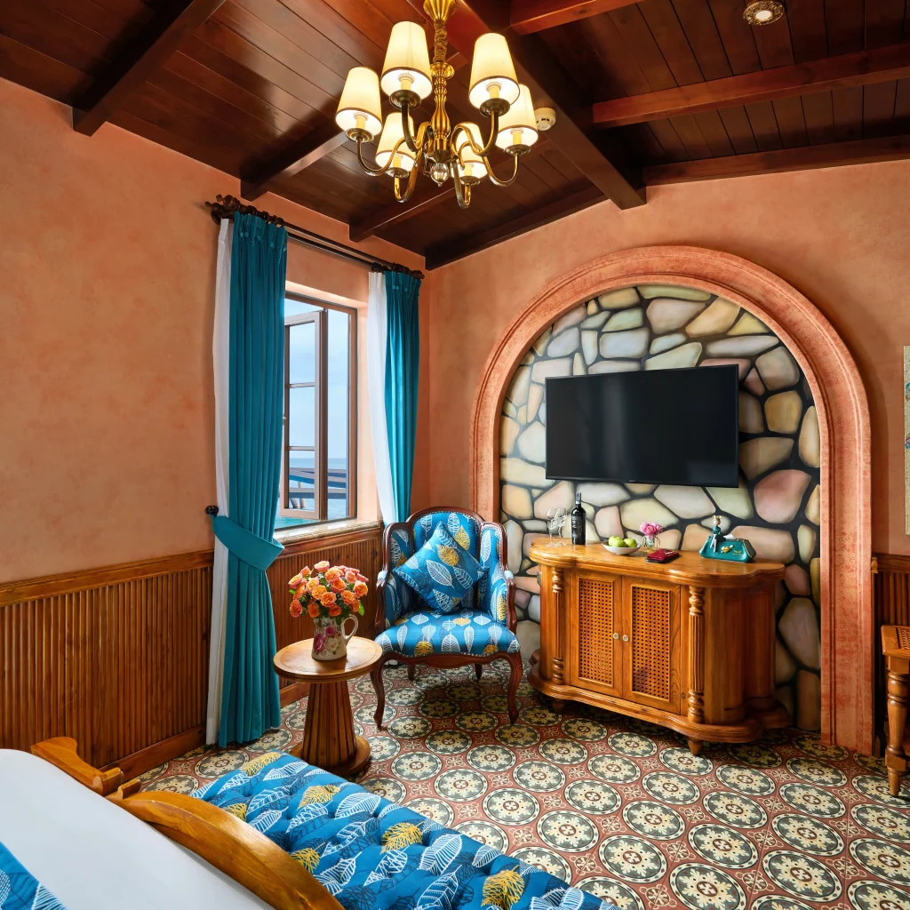 Hotels near Kiss Bridge Vietnam