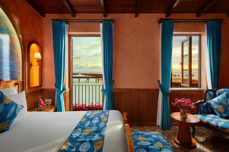 Hotels near Kiss Bridge Vietnam
