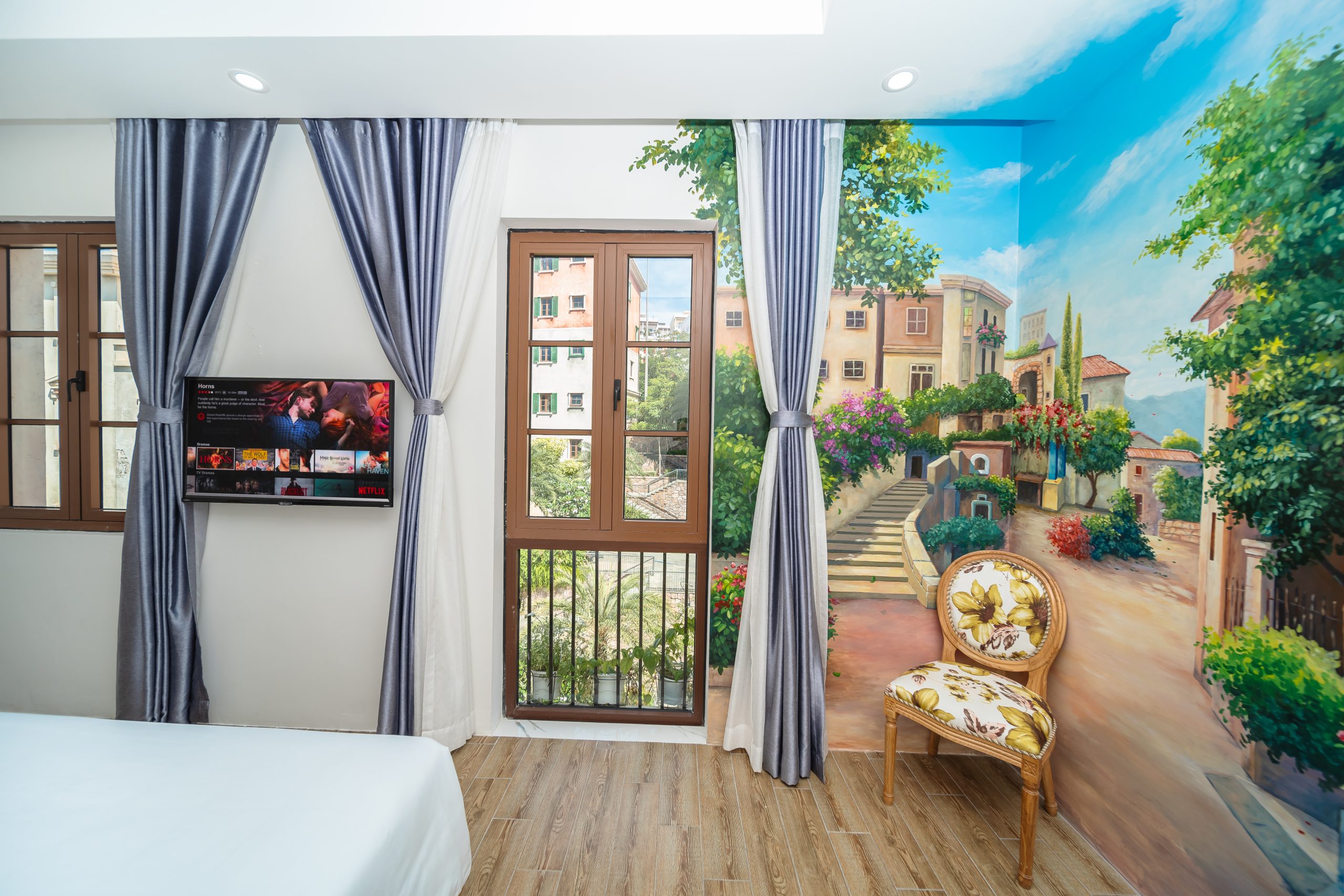 Sunset Town hotel