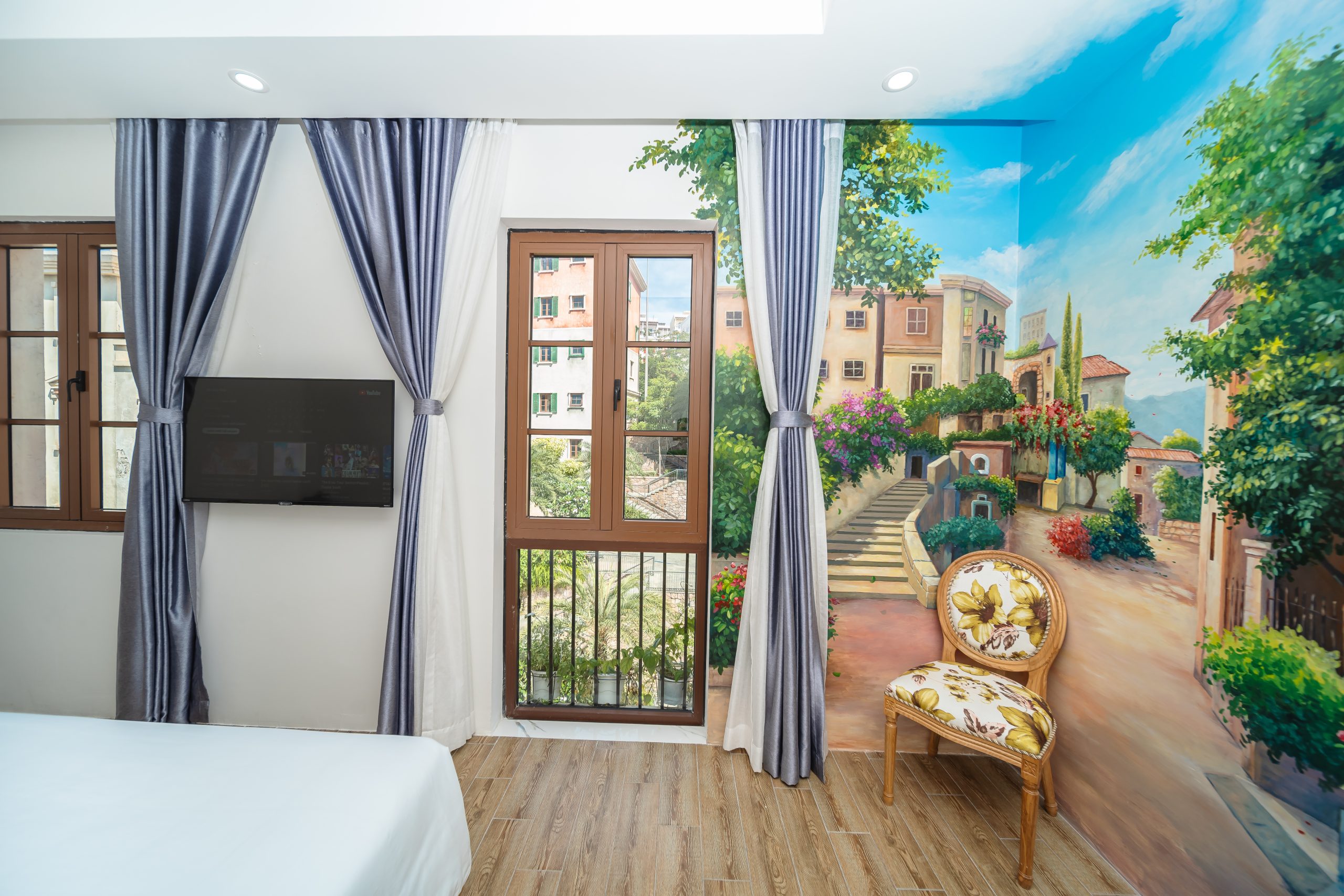 Sunset Town hotel