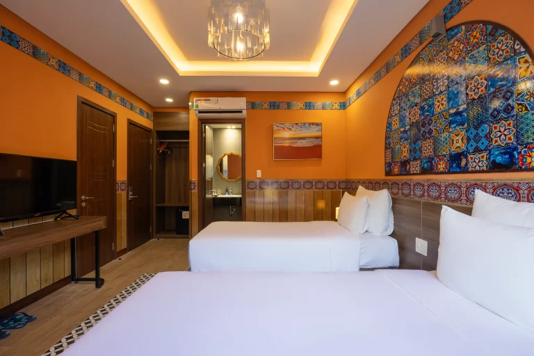 Hotels near Kiss Bridge Vietnam