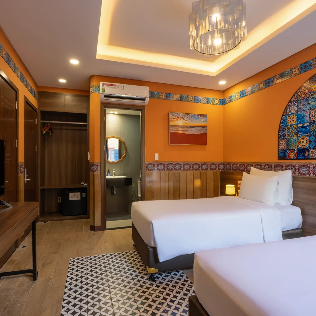 Hotels near Kiss Bridge Vietnam
