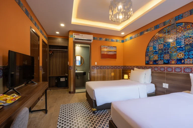Hotels near Kiss Bridge Vietnam