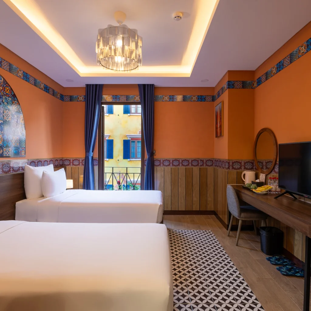 Hotels near Kiss Bridge Vietnam