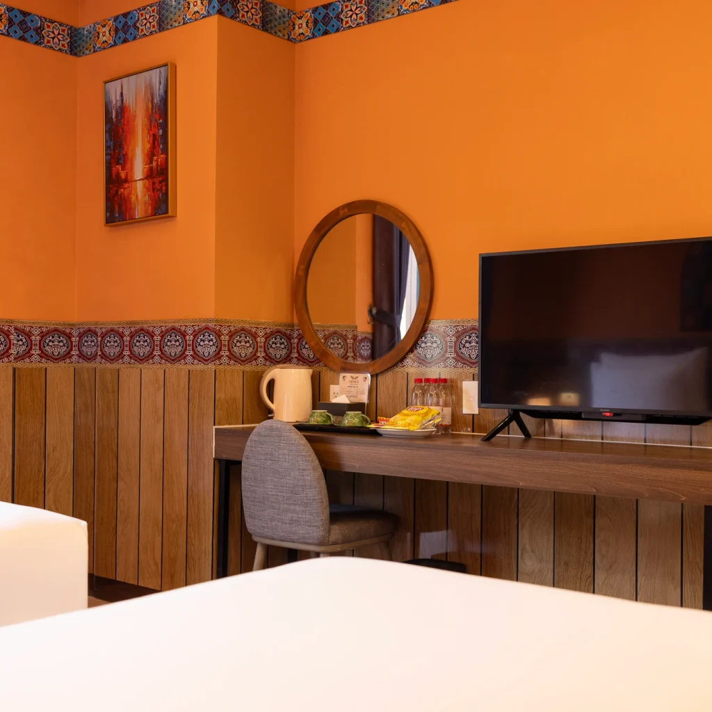 Hotels near Kiss Bridge Vietnam
