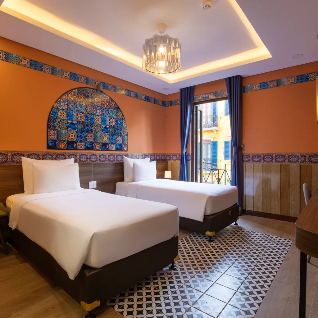 Hotels near Kiss Bridge Vietnam