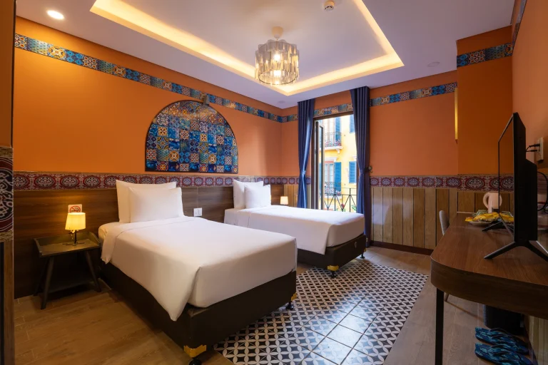 Hotels near Kiss Bridge Vietnam