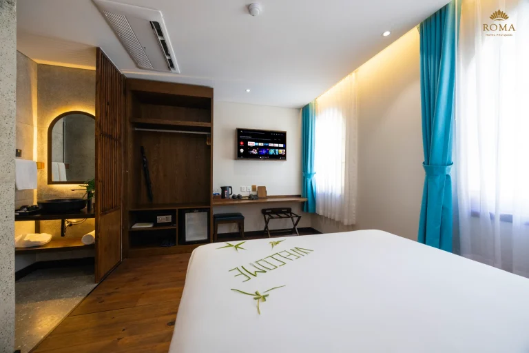Luxury stay near Kiss Bridge