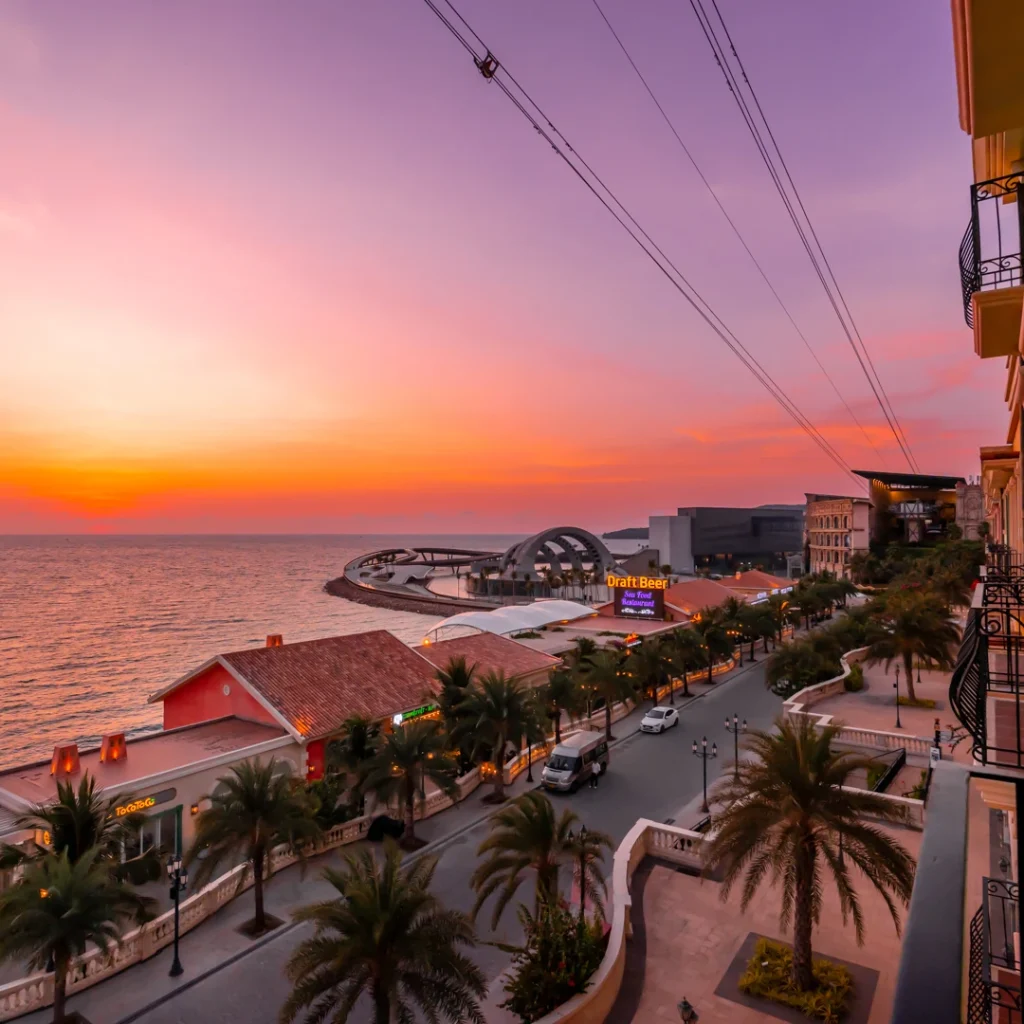 Luxury stay near Kiss Bridge