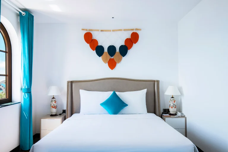 Luxury stay near Kiss Bridge