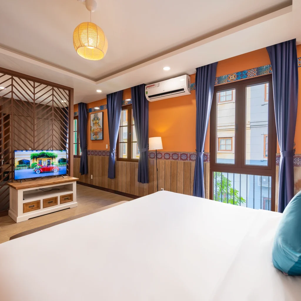 sunset town hotel