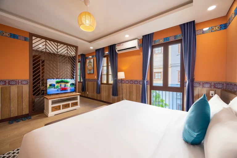 sunset town hotel