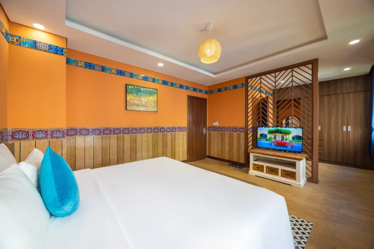 sunset town hotel
