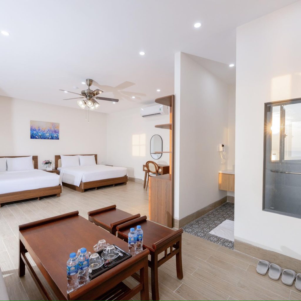 Boutique hotel near Kiss of the Sea