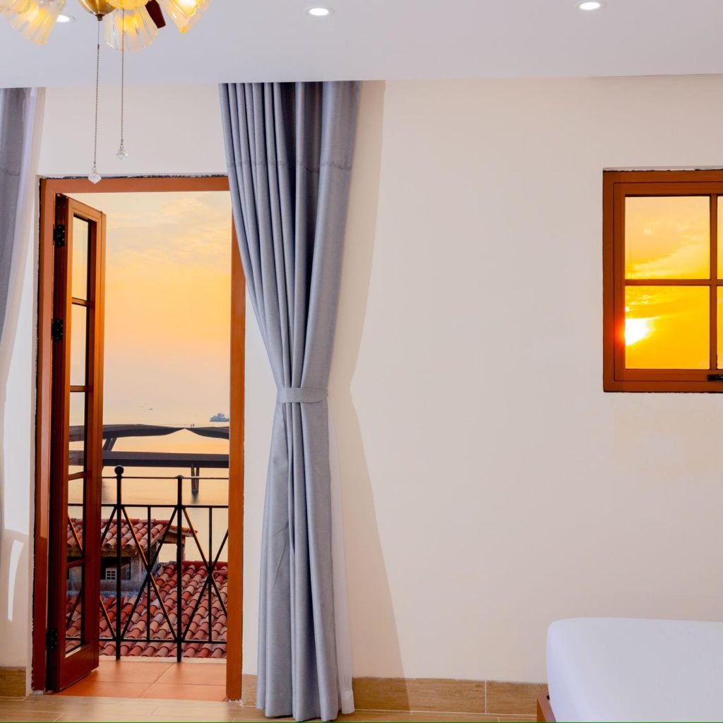 Boutique hotel near Kiss of the Sea